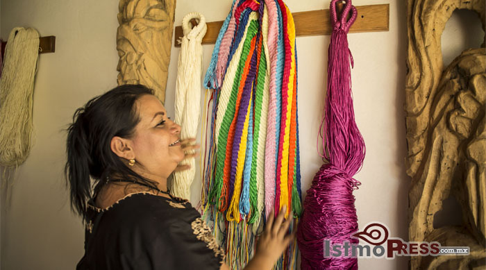 Maestra artesana de El Espinal