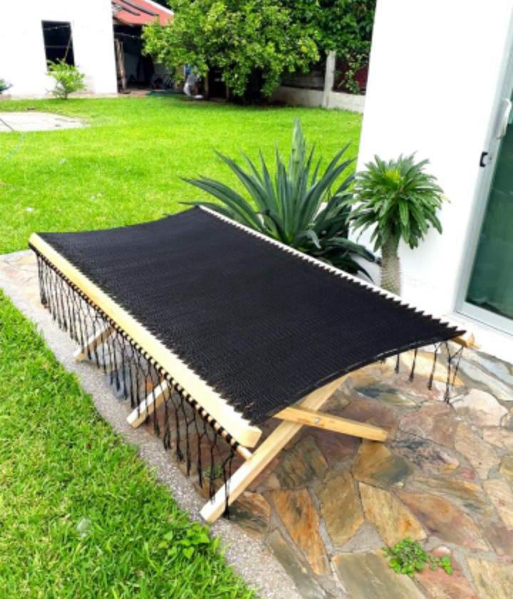 Catre Negro Contemporáneo Guixhe